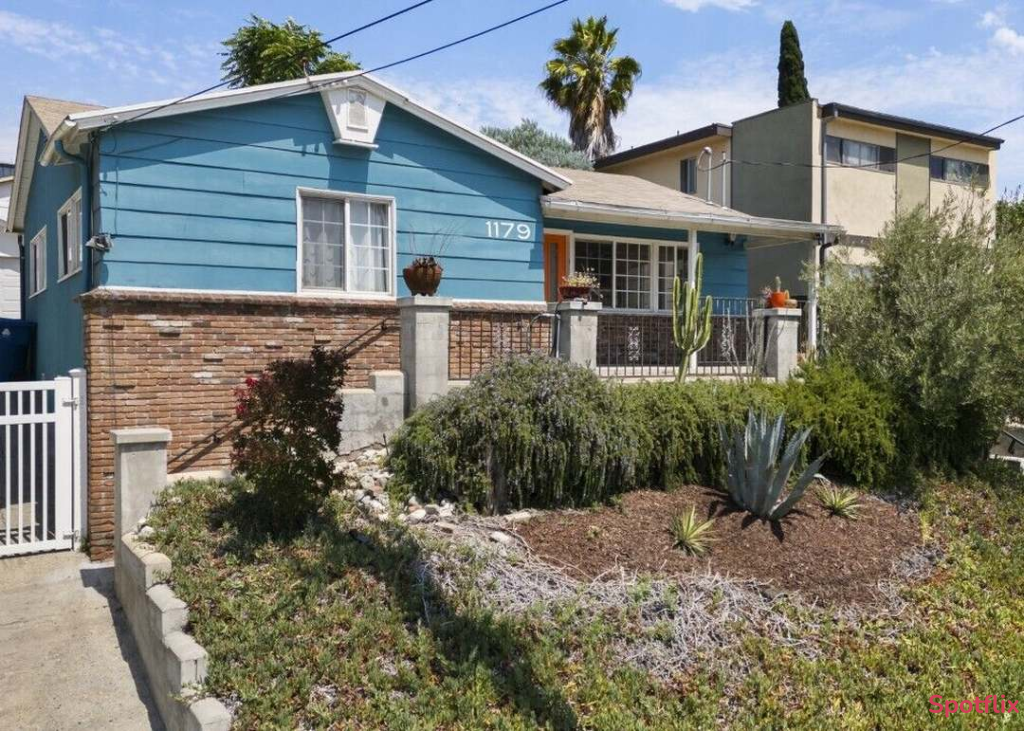 Vincennes and Exley Get Info from the Boxer Bidwell from L.A. Confidential