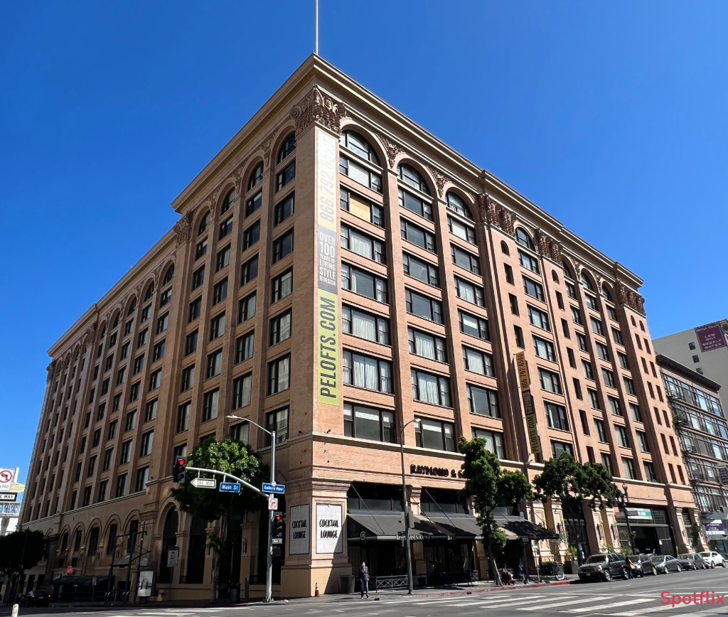 Bud White Encourages the DA to Cooperate by Dangling Him out of the Window from L.A. Confidential