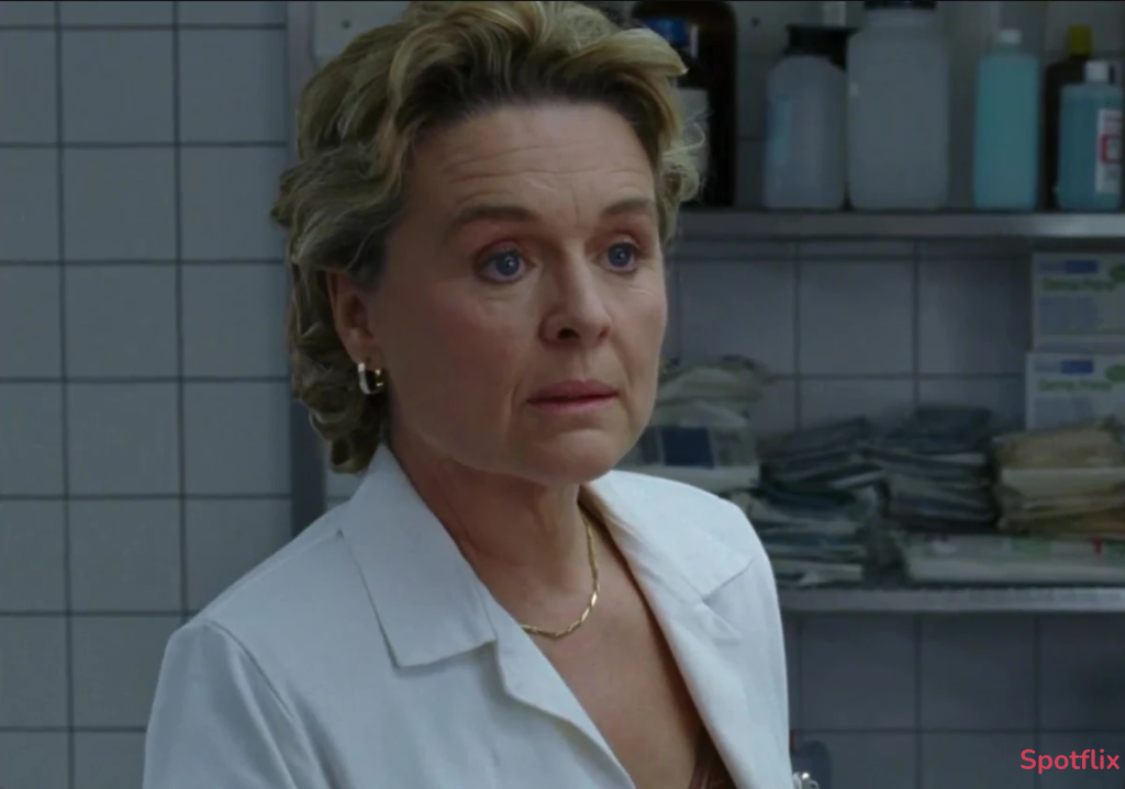 V Invades the Home of the Coroner Dr. Surridge - Photo 1